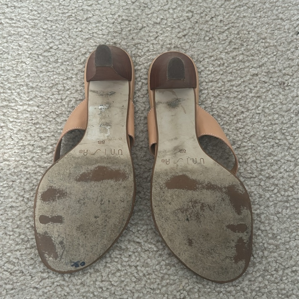 Unisa Heels - Picture 2 of 3